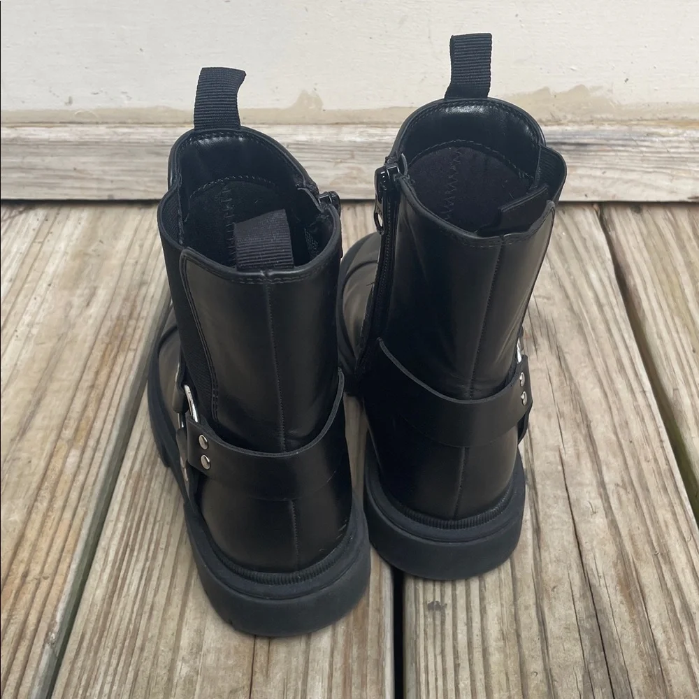 Art Class KIDS Black Harness Chelsea Boots Lug Sole Size 1
